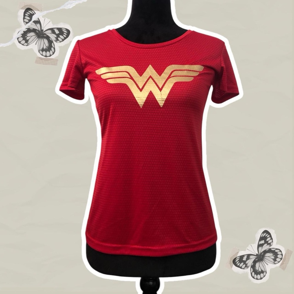 Red Women’s Size Small DC Comics Wonder Woman Logo Athletic T-Shirt